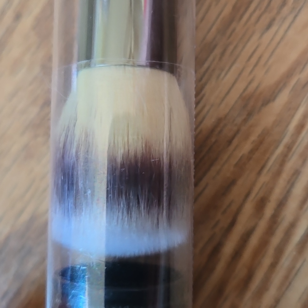Heavenly Luxe Complexion Perfection Brush #7 - Picture 4 of 5